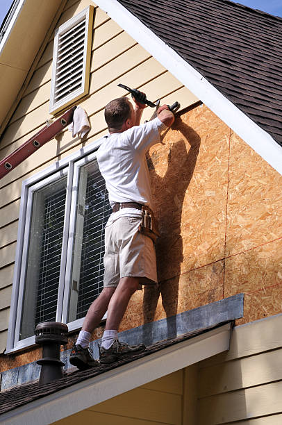 Best Siding Removal and Disposal  in Dayton, OH